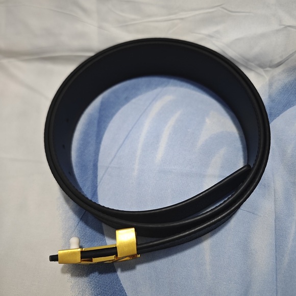 Louis Vuitton Men's Logo Belt - Picture 3 of 6